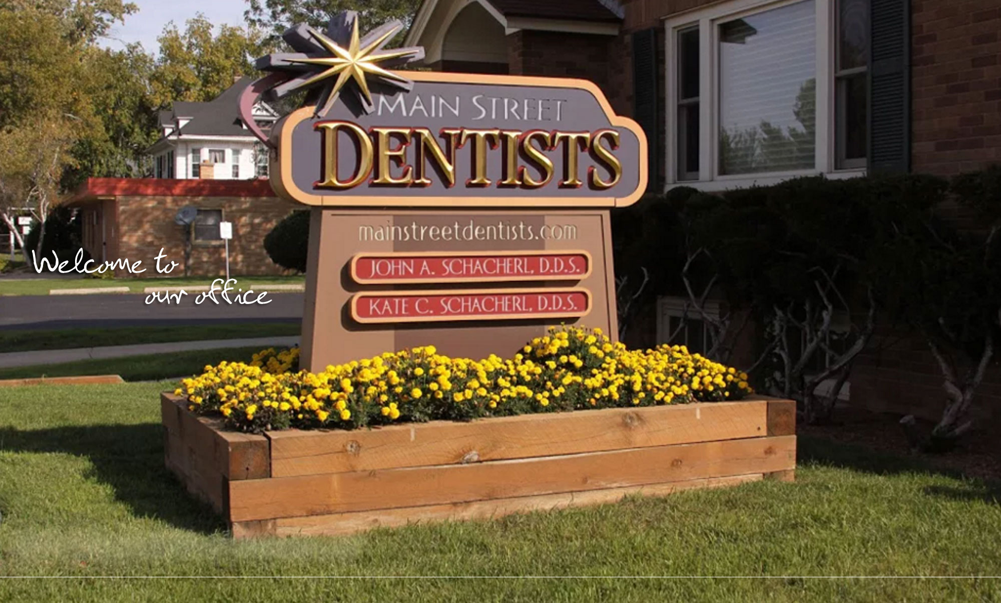 Main Street Dentists Sign outside of office